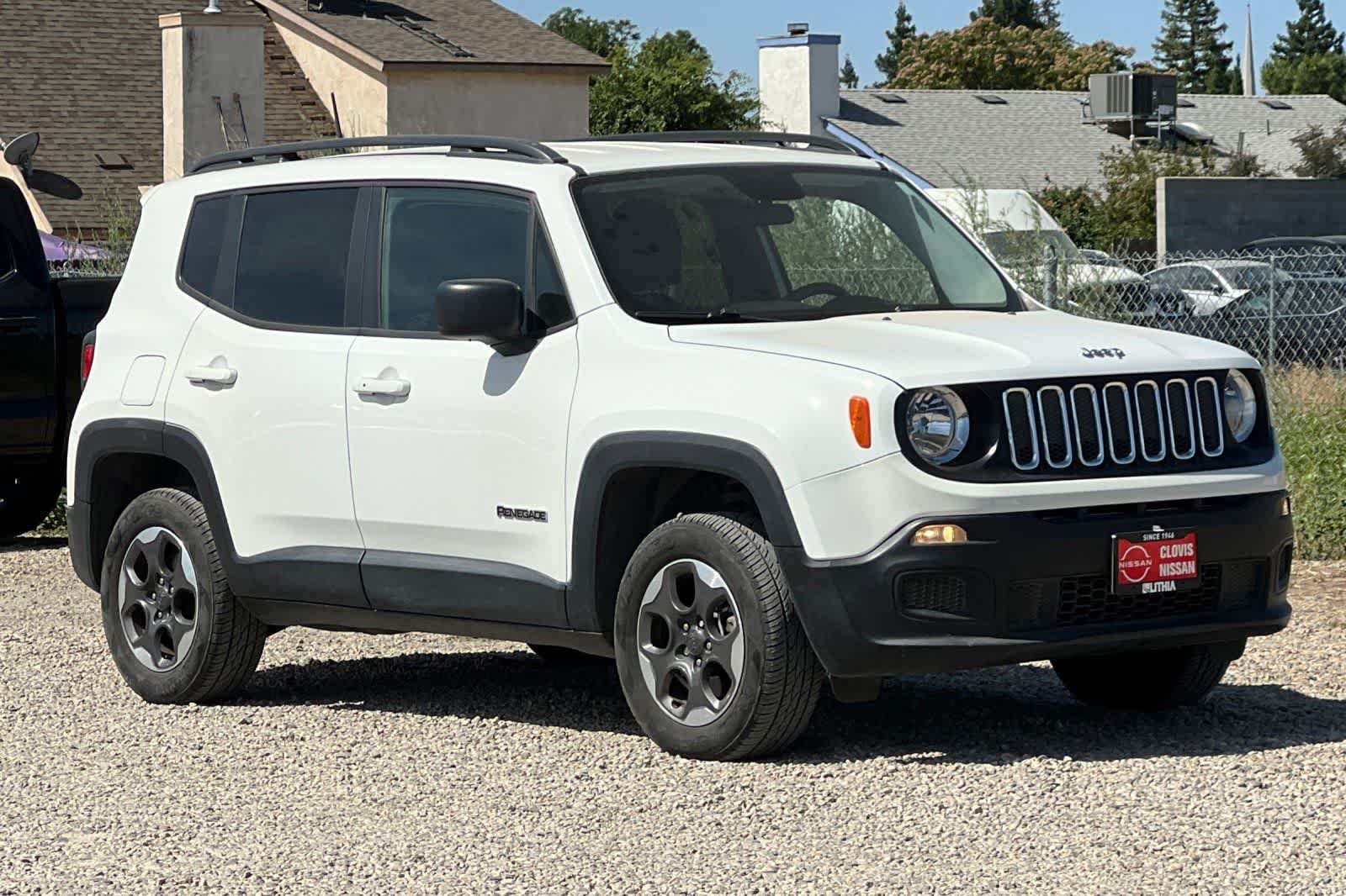 Thumbnail: 2017 Jeep Renegade - 10