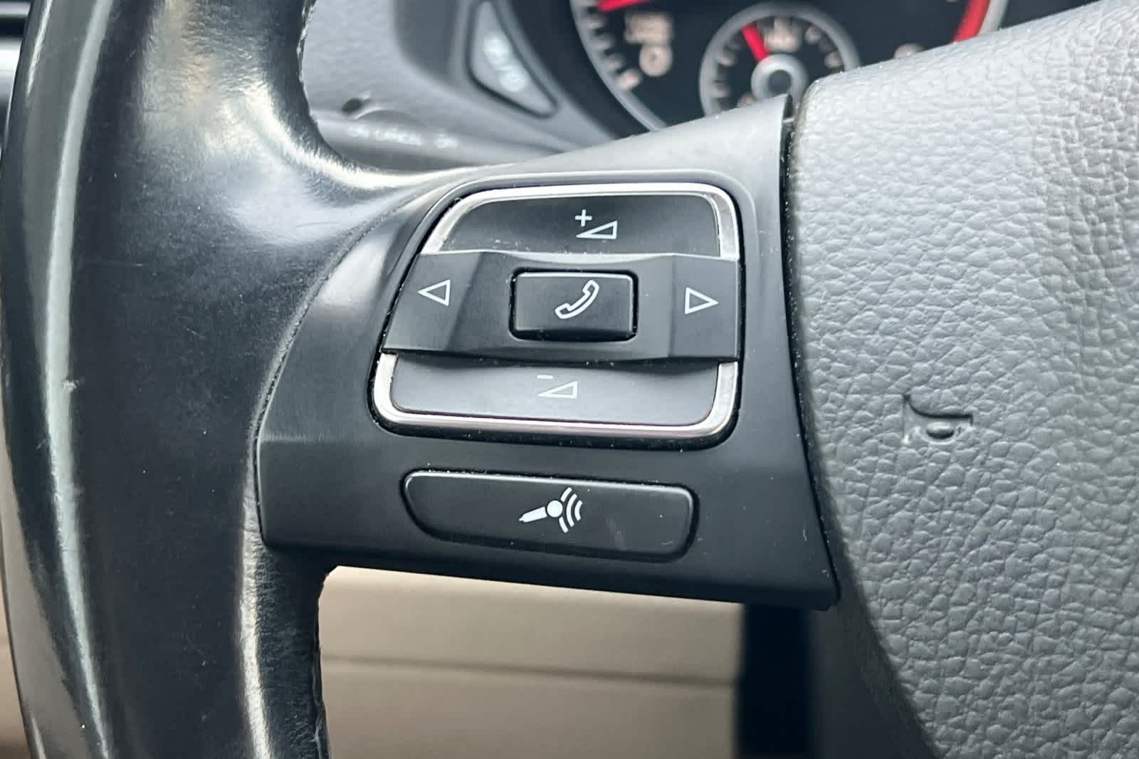 Thumbnail: 2013 Volkswagen Passat - 27