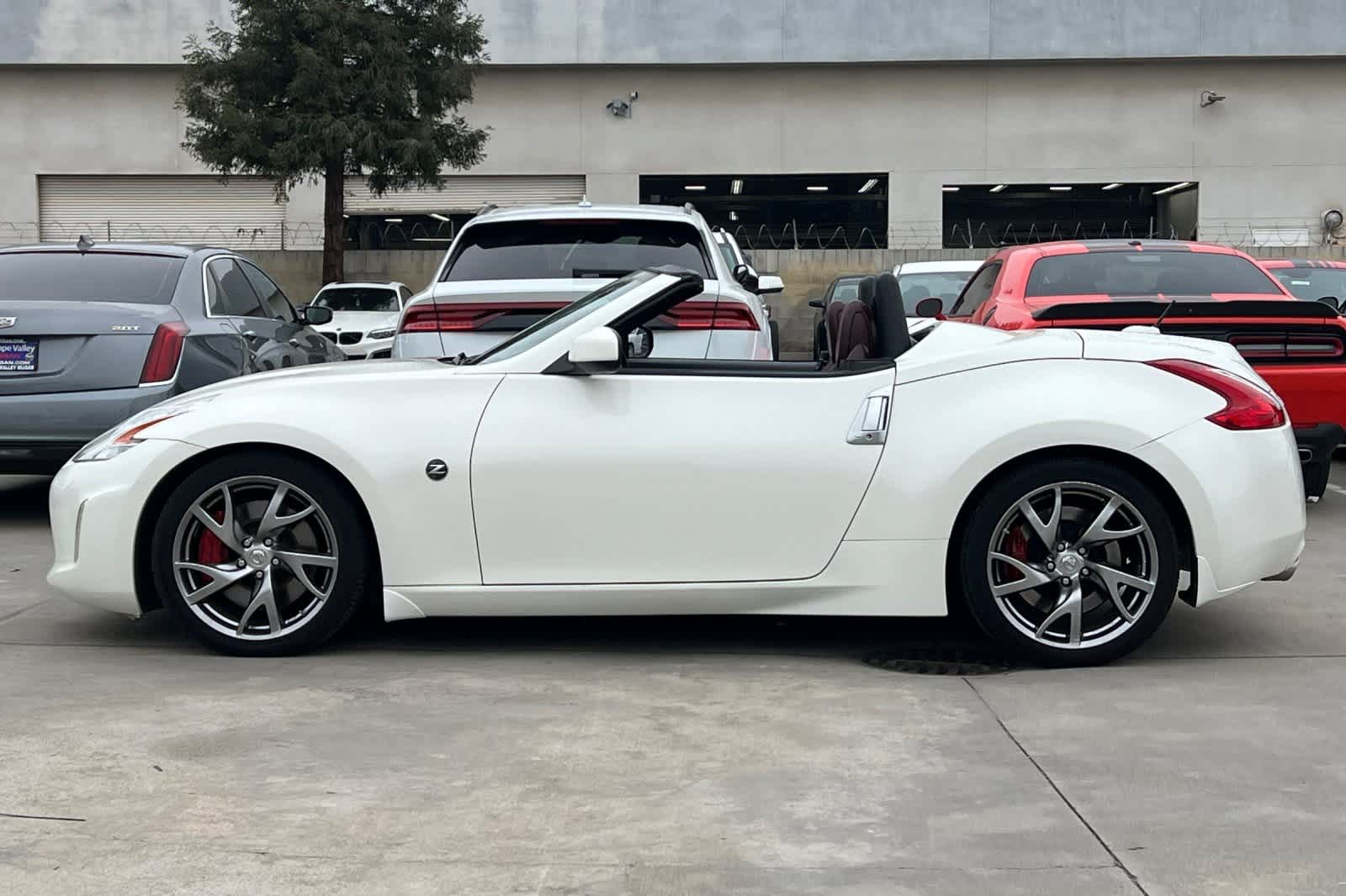 Thumbnail: 2015 Nissan Z - 5