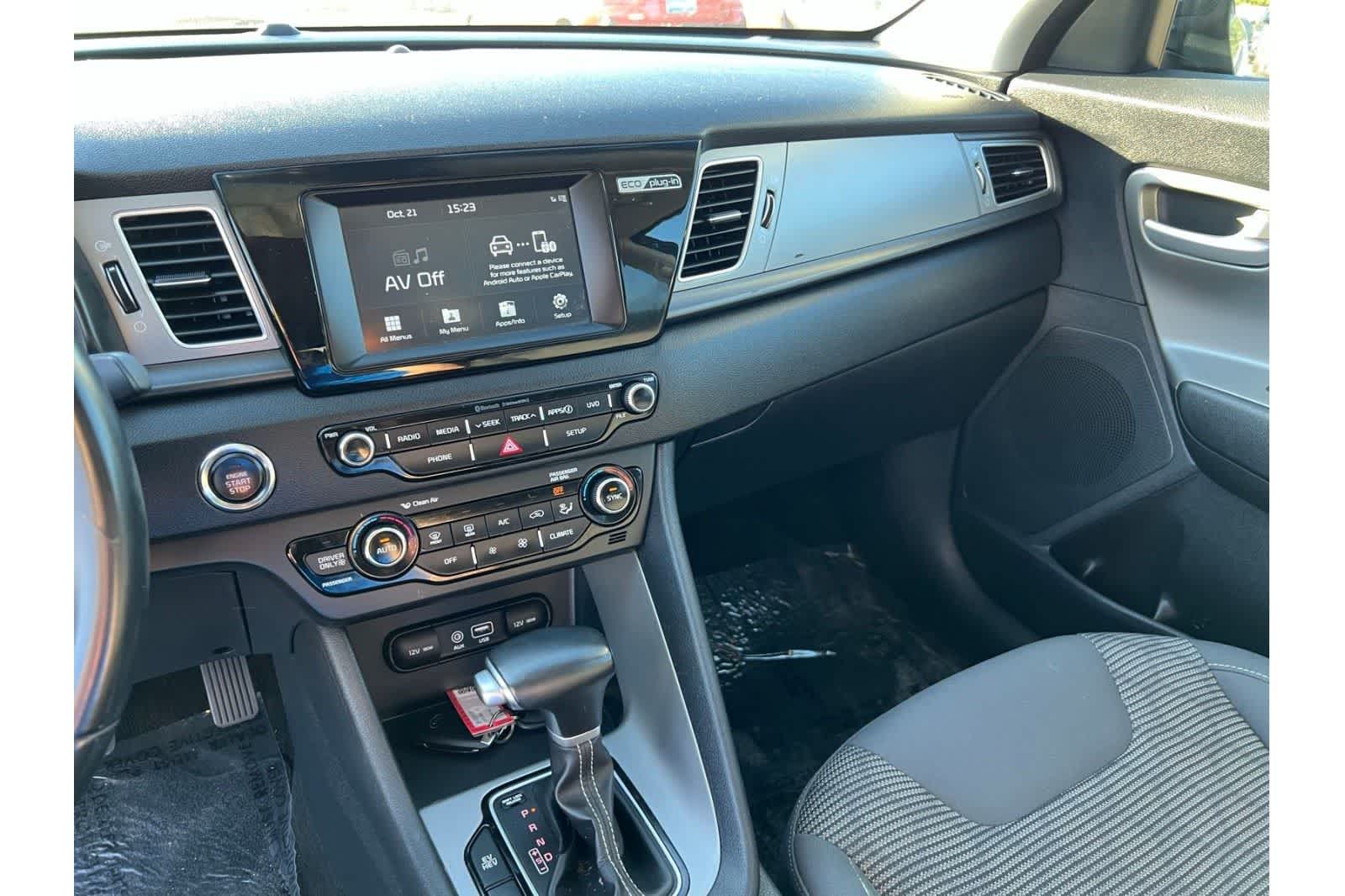 Thumbnail: 2018 Kia Niro - 32