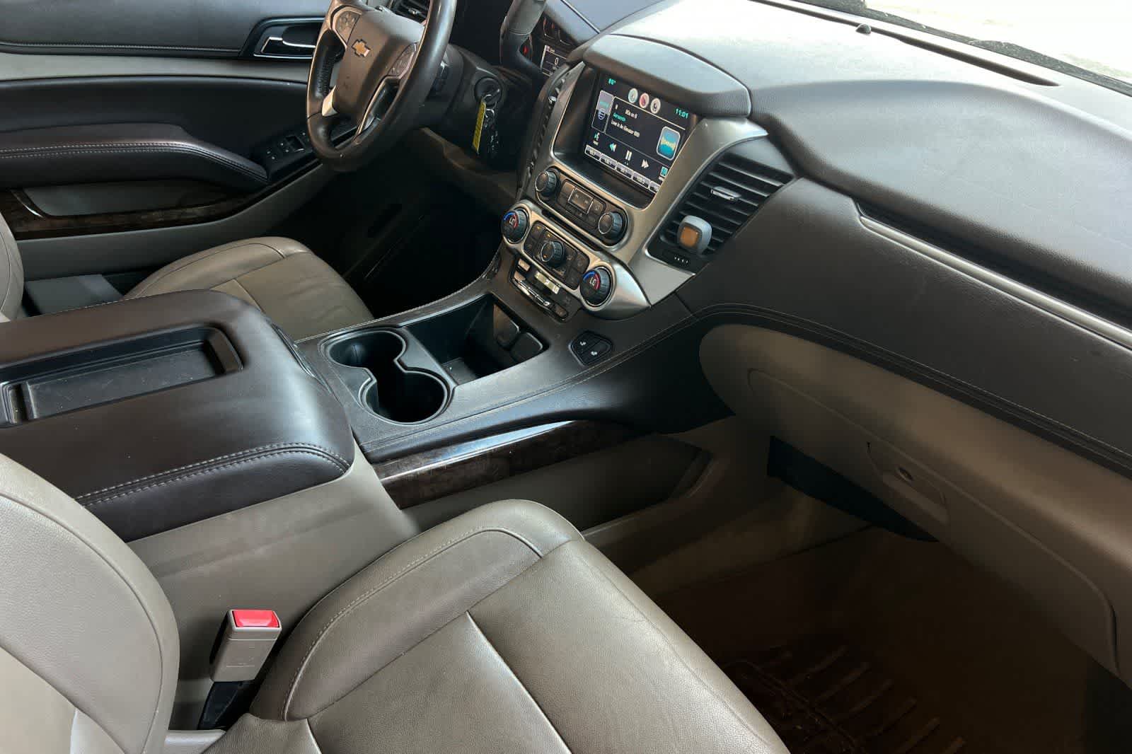Thumbnail: 2015 Chevrolet Suburban - 17