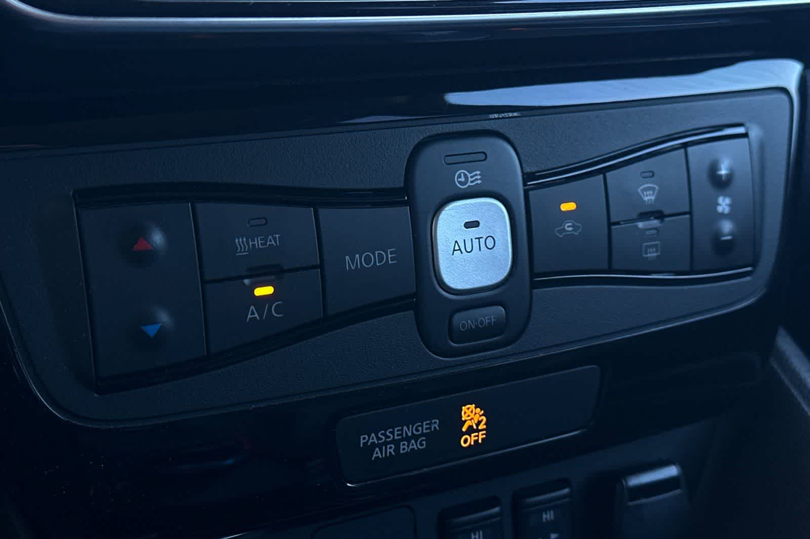 Thumbnail: 2018 Nissan Leaf - 22