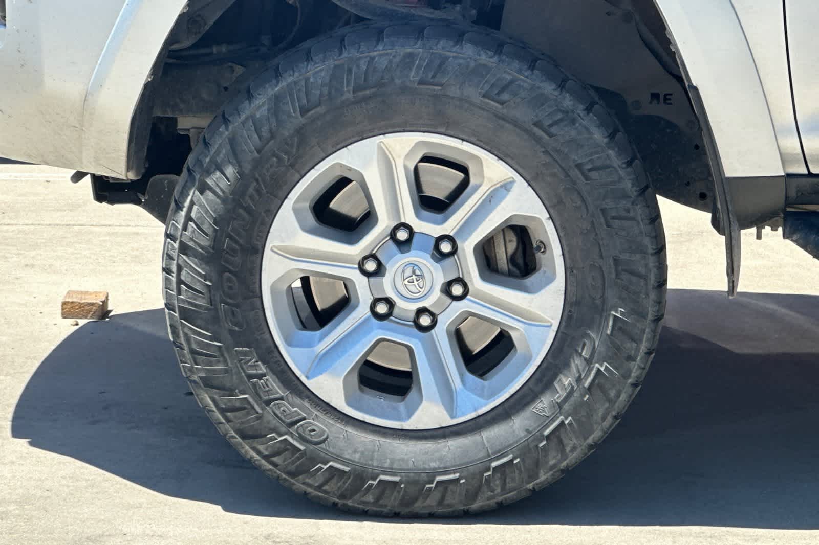 Thumbnail: 2017 Toyota 4Runner - 12