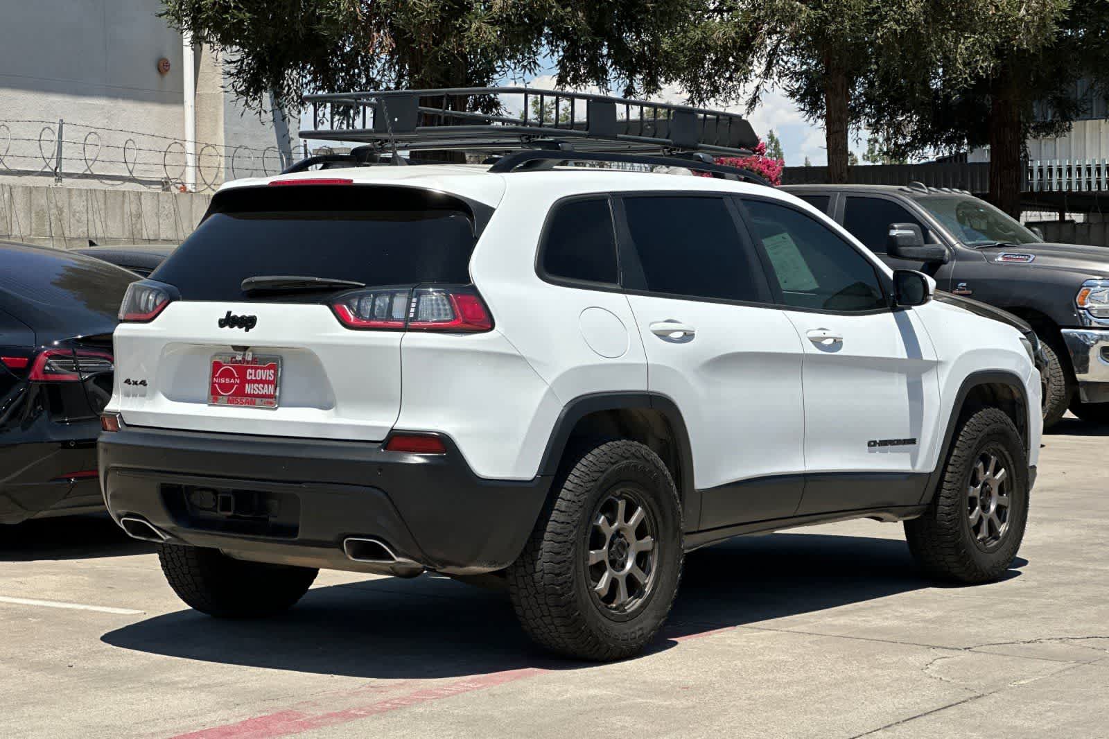 Thumbnail: 2019 Jeep Cherokee - 3