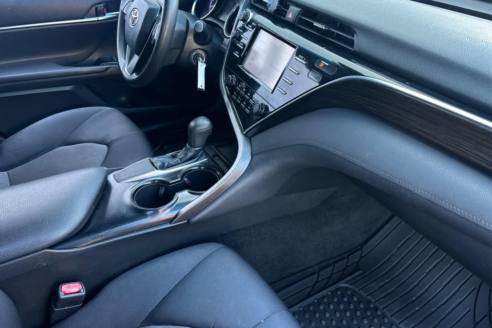 Thumbnail: 2018 Toyota Camry - 16