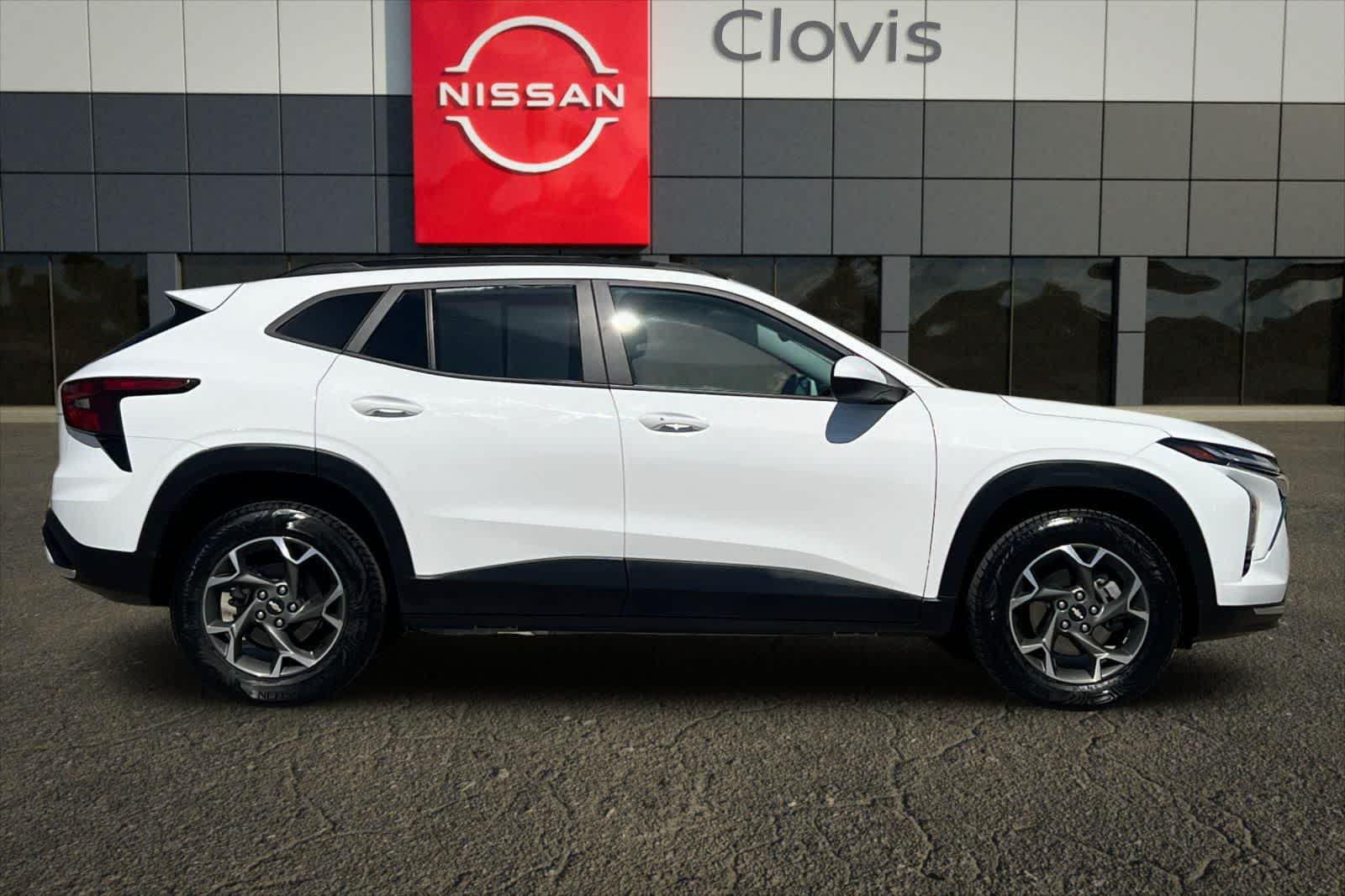 Thumbnail: 2024 Chevrolet Trax - 9