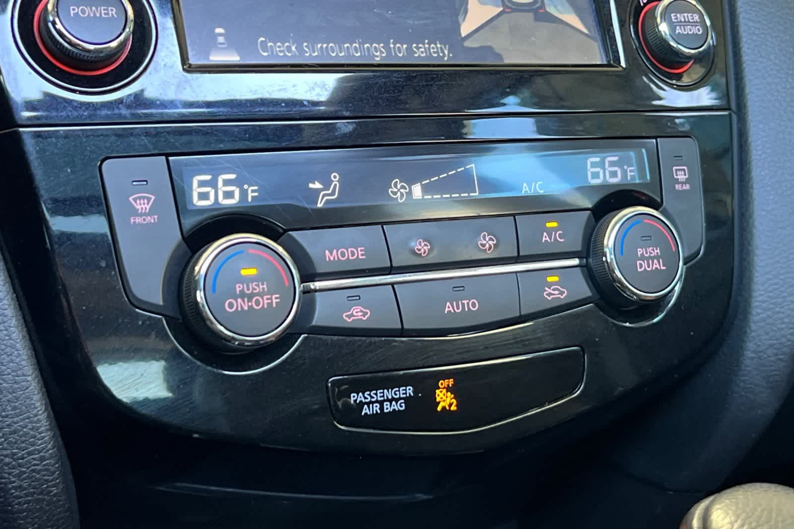 Thumbnail: 2014 Nissan Rogue - 22