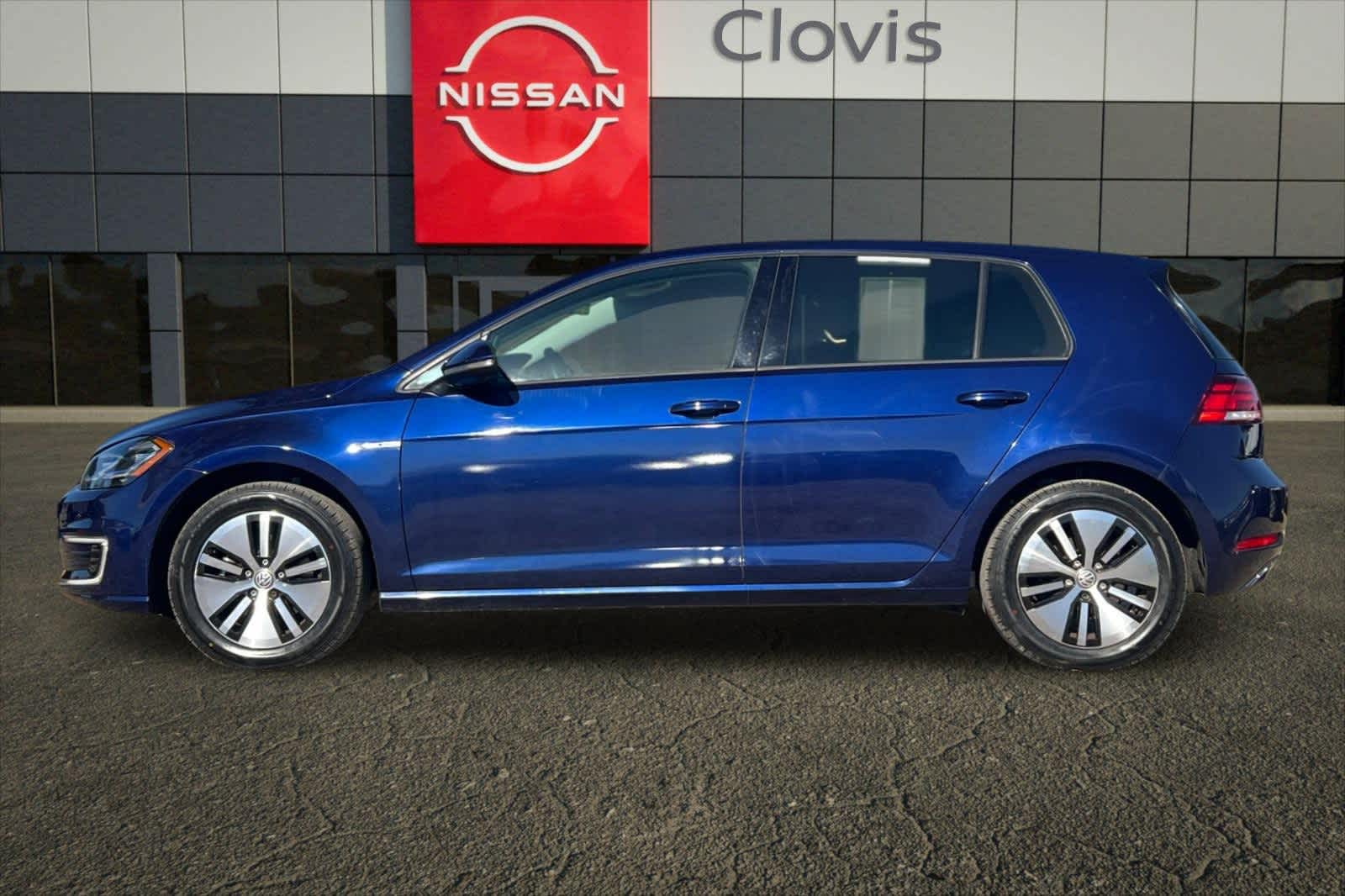 Thumbnail: 2018 Volkswagen e-Golf - 6