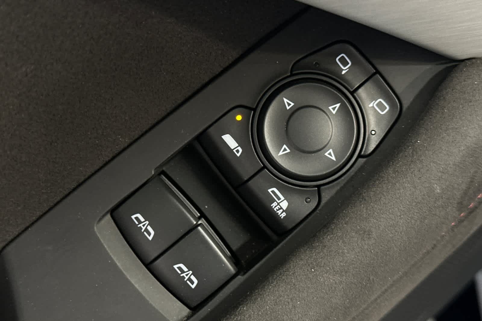 Thumbnail: 2018 Chevrolet Camaro - 16