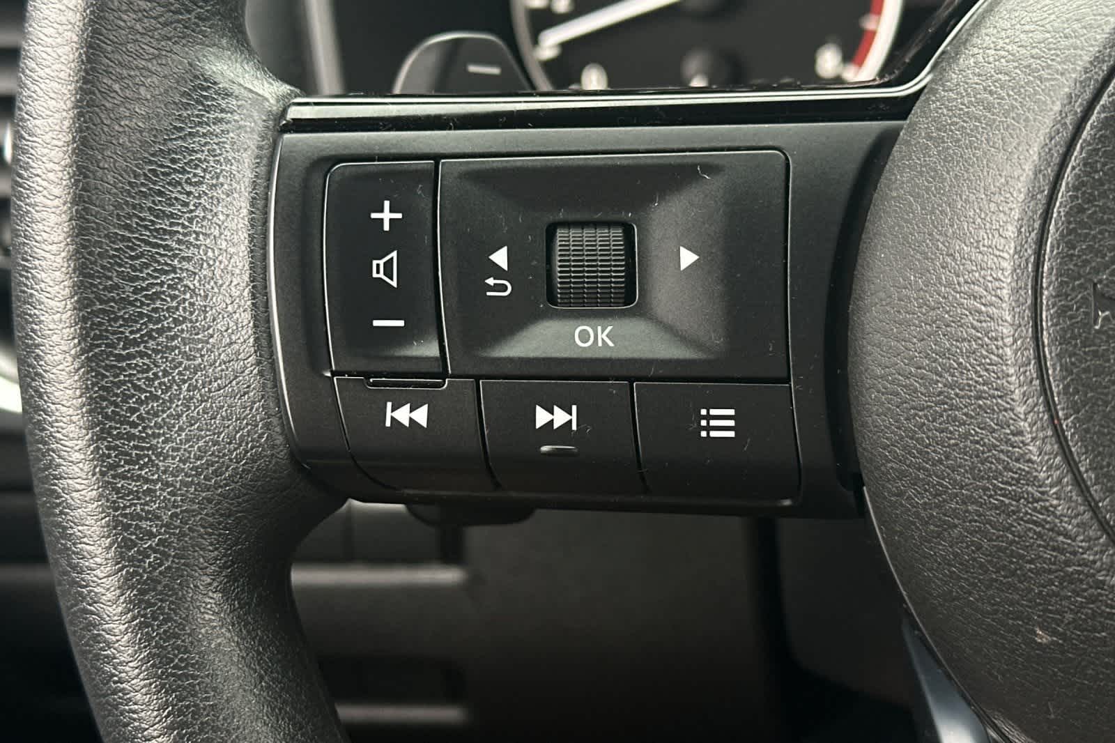 Thumbnail: 2023 Nissan Rogue - 31