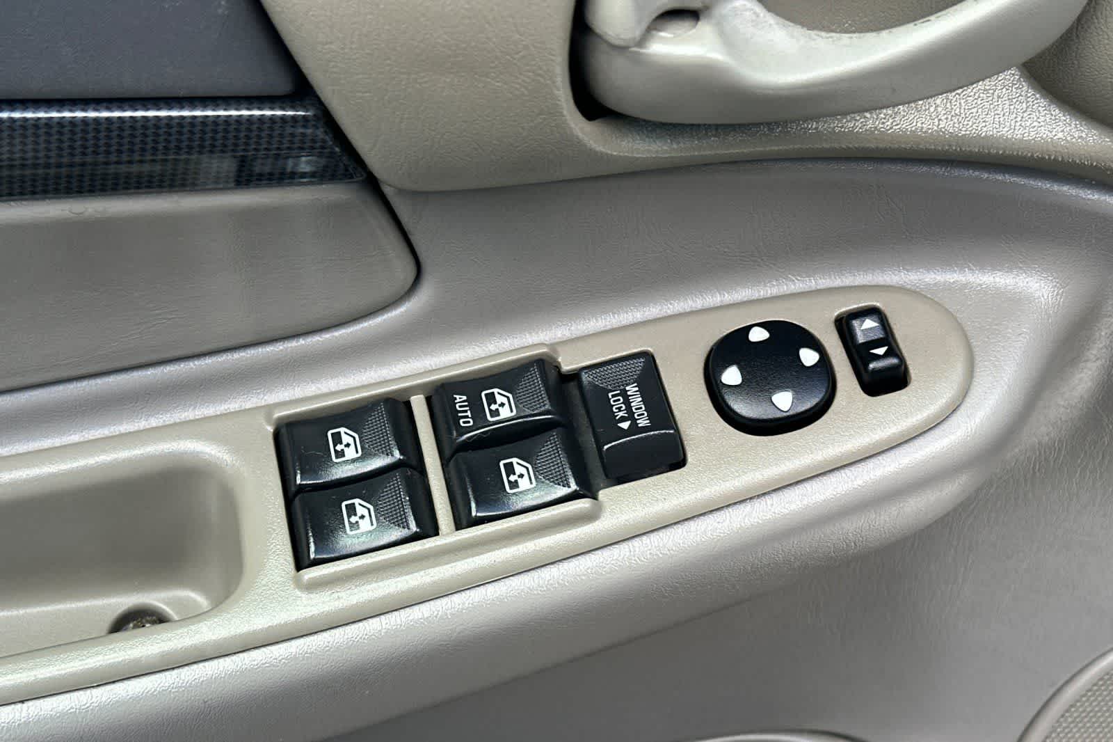 Thumbnail: 2005 Chevrolet Impala - 14