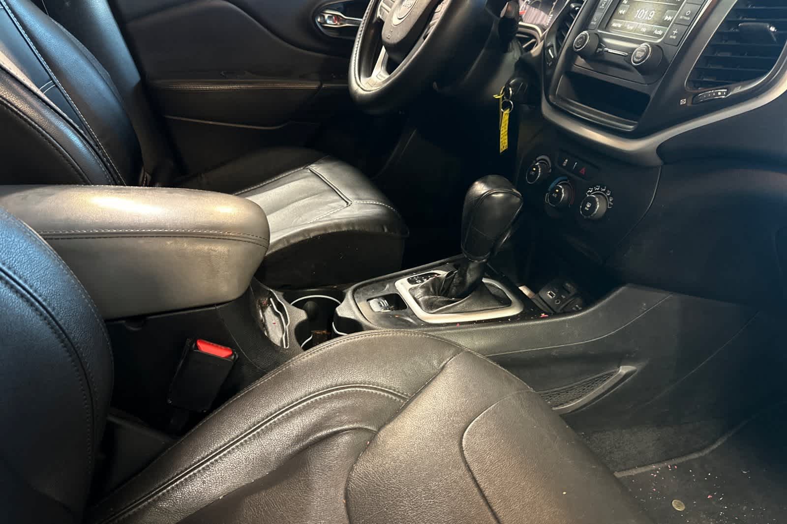 Thumbnail: 2014 Jeep Cherokee - 17