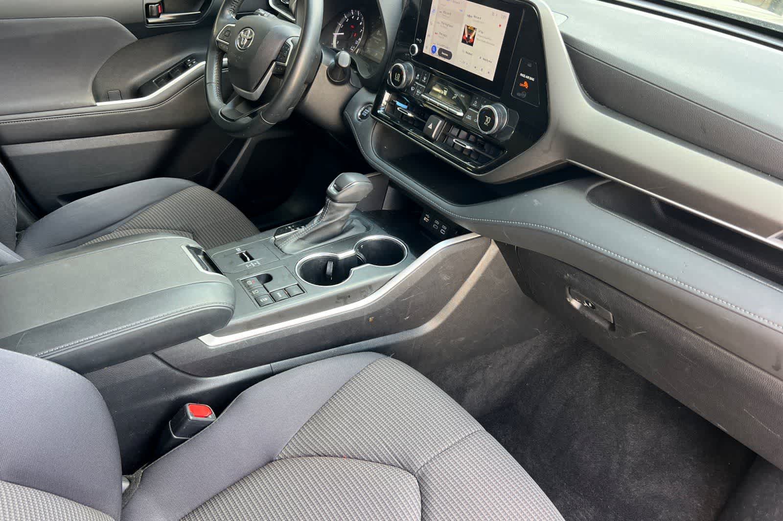 Thumbnail: 2023 Toyota Highlander - 17