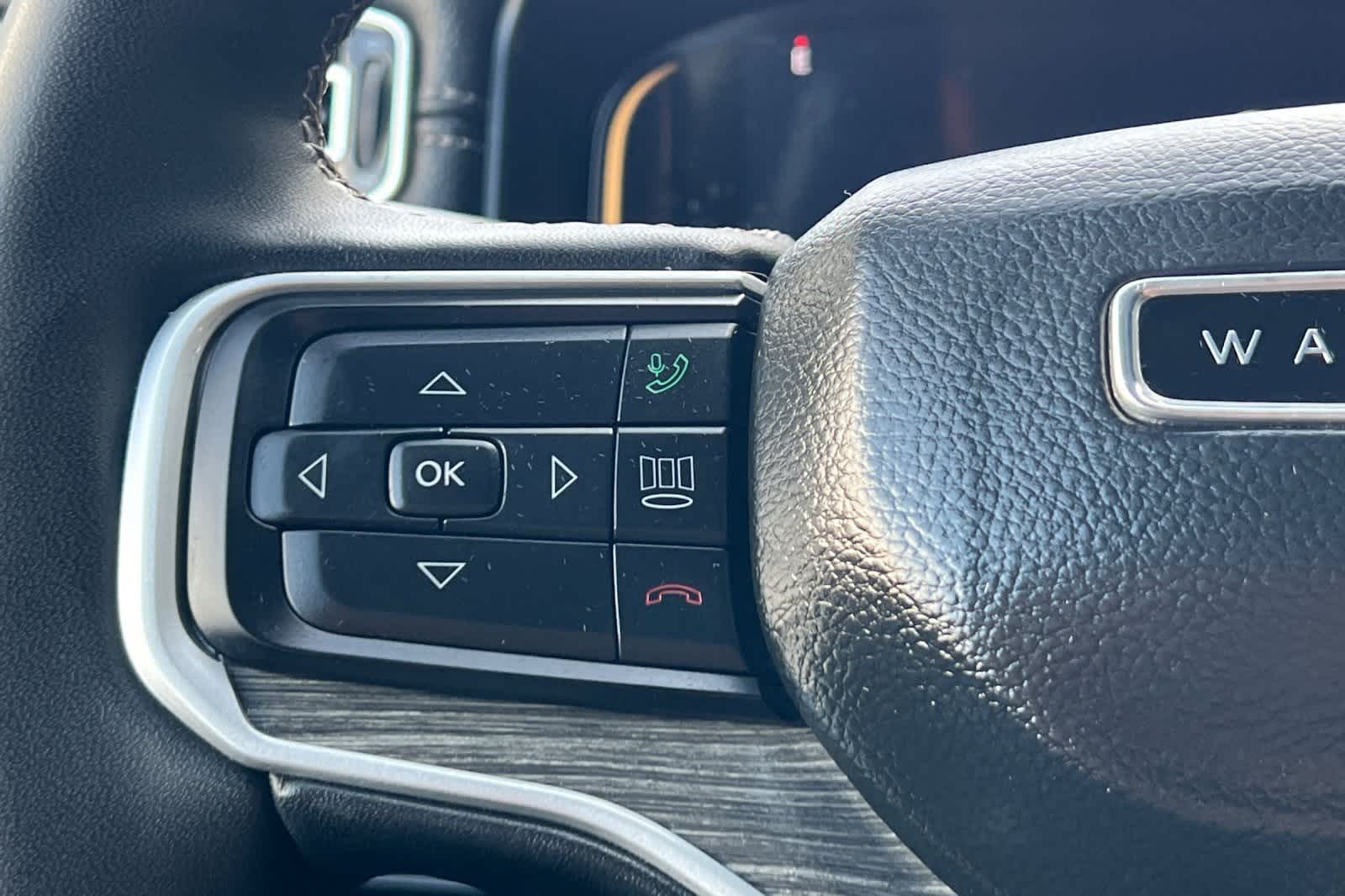 Thumbnail: 2022 Jeep Wagoneer - 34