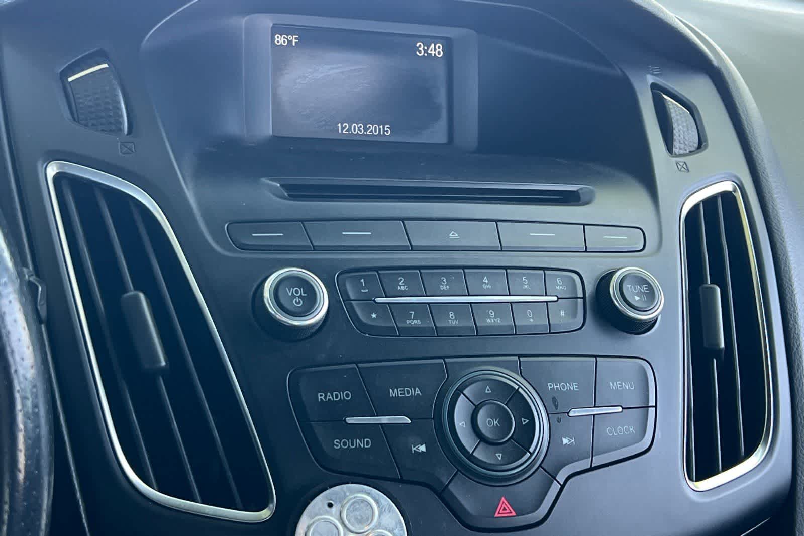 Thumbnail: 2016 Ford Focus - 19