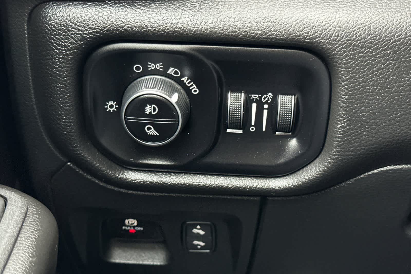 Thumbnail: 2025 RAM 1500 - 33