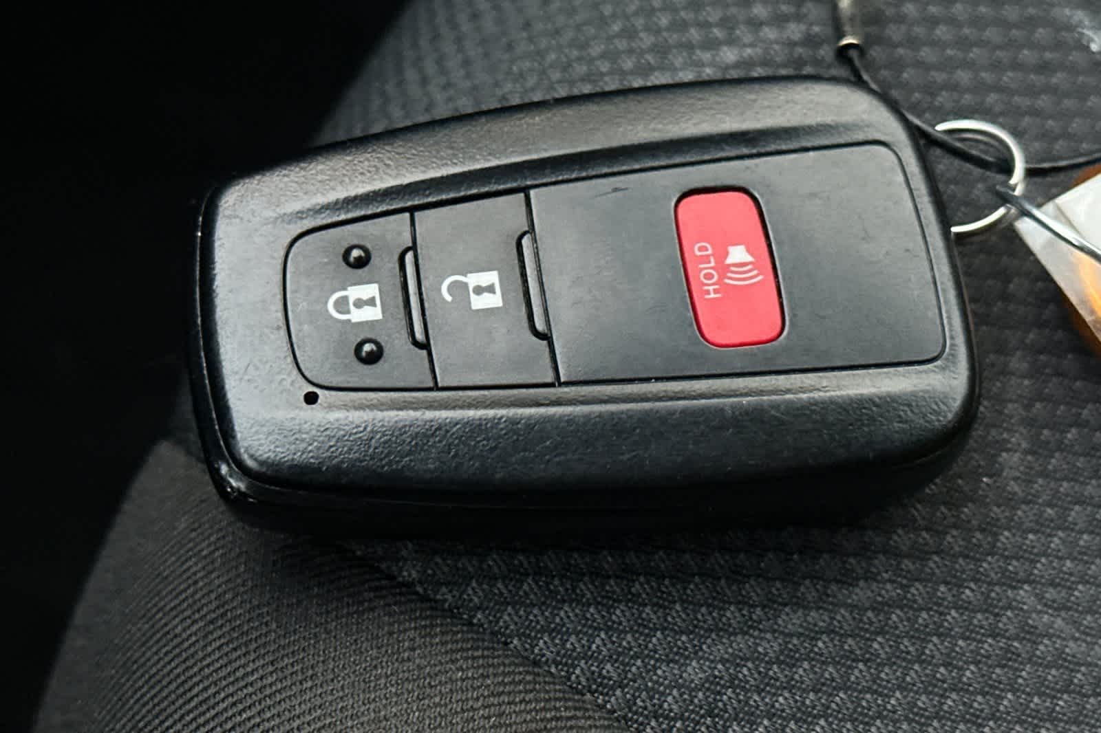 Thumbnail: 2025 Toyota RAV4 - 27