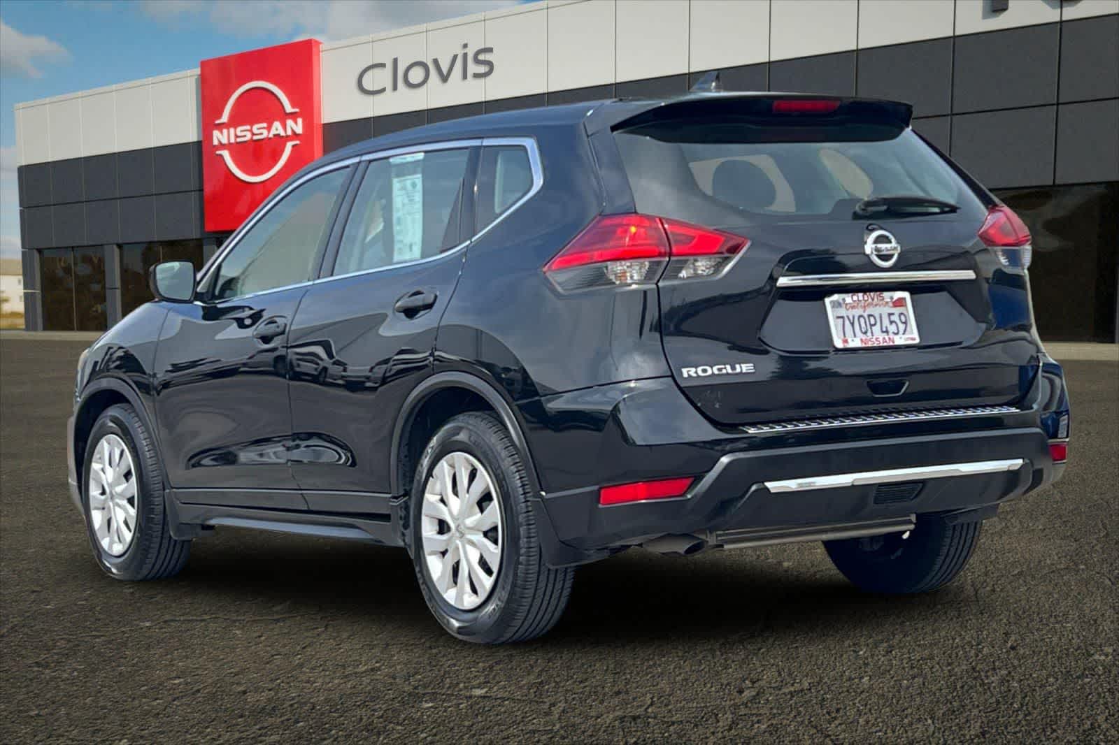 Thumbnail: 2017 Nissan Rogue - 7