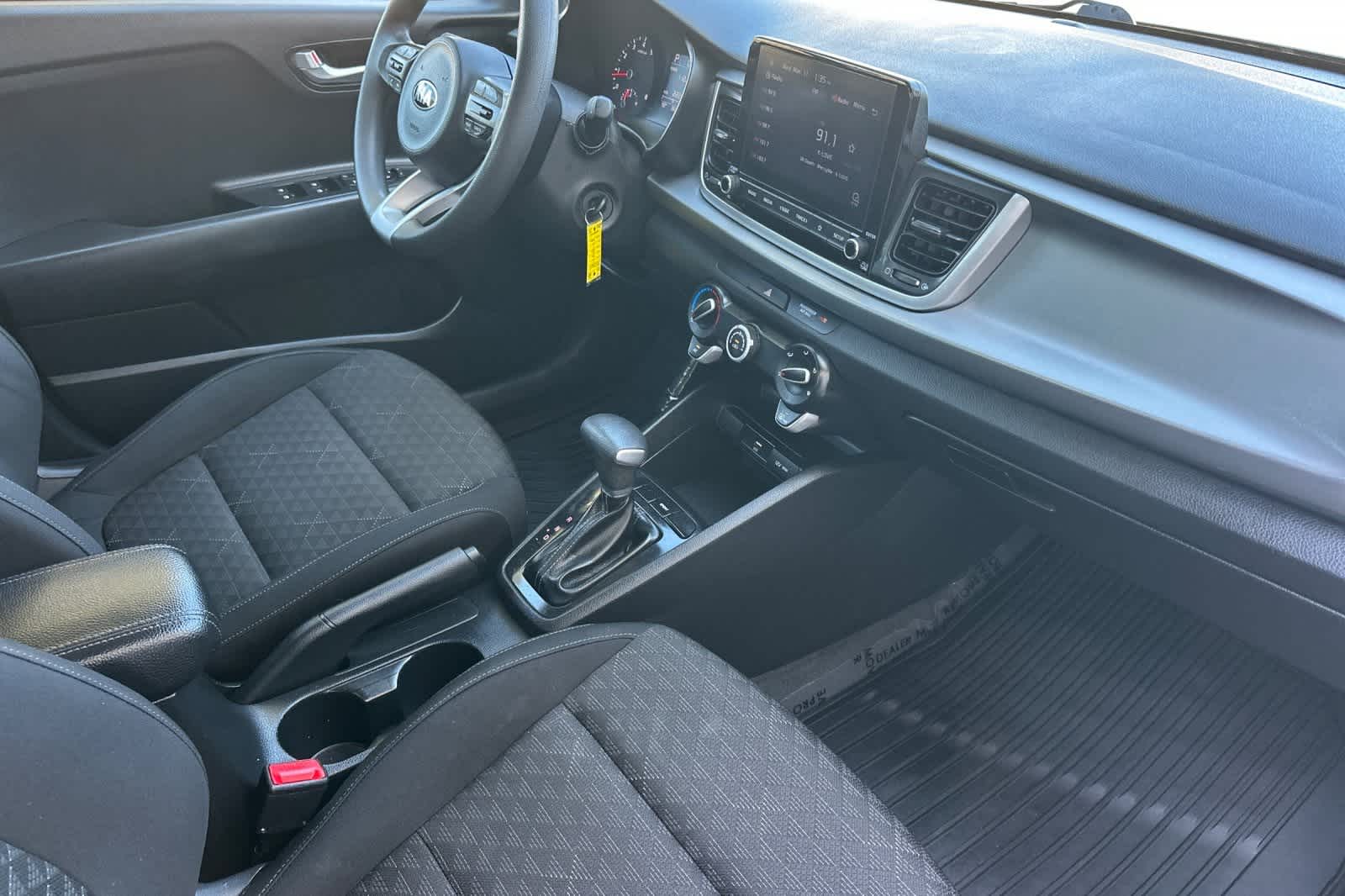 Thumbnail: 2021 Kia Rio - 17