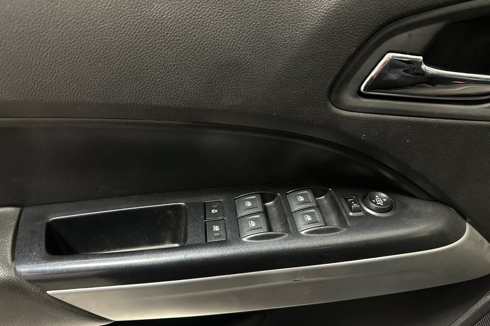 Thumbnail: 2021 Chevrolet Colorado - 15