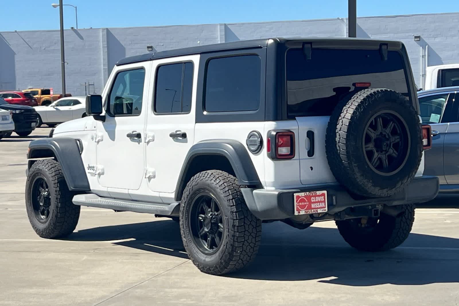 Thumbnail: 2019 Jeep Wrangler - 7