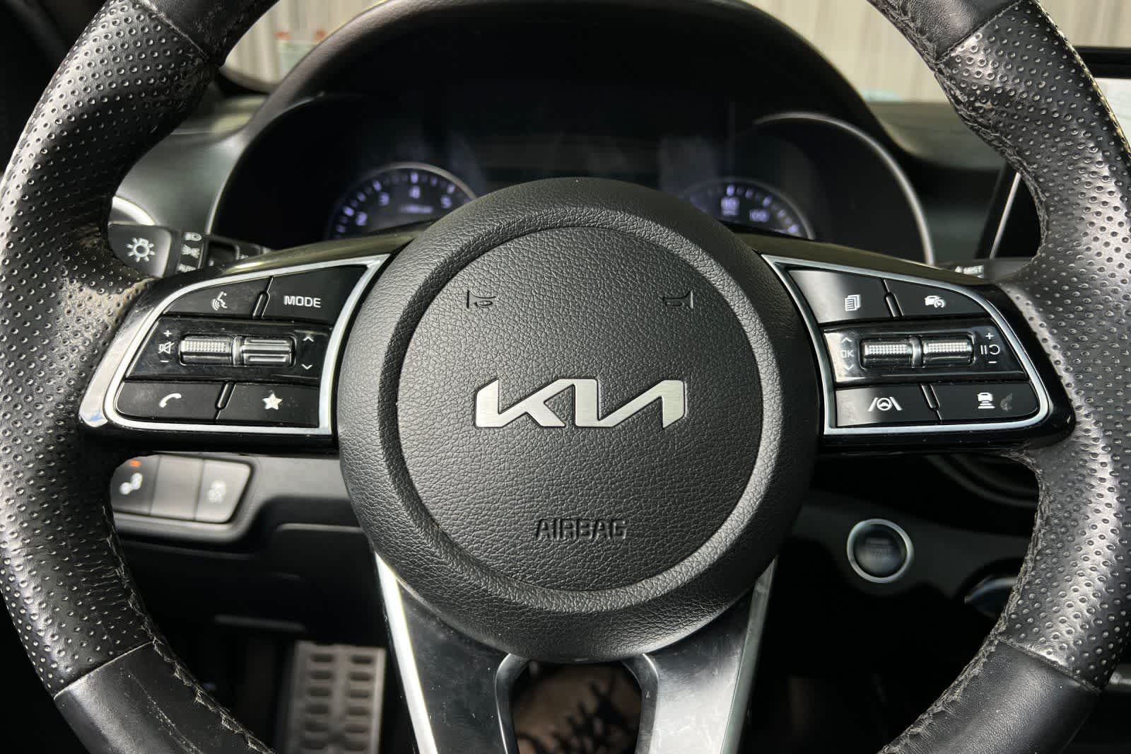 Thumbnail: 2023 Kia Forte - 25