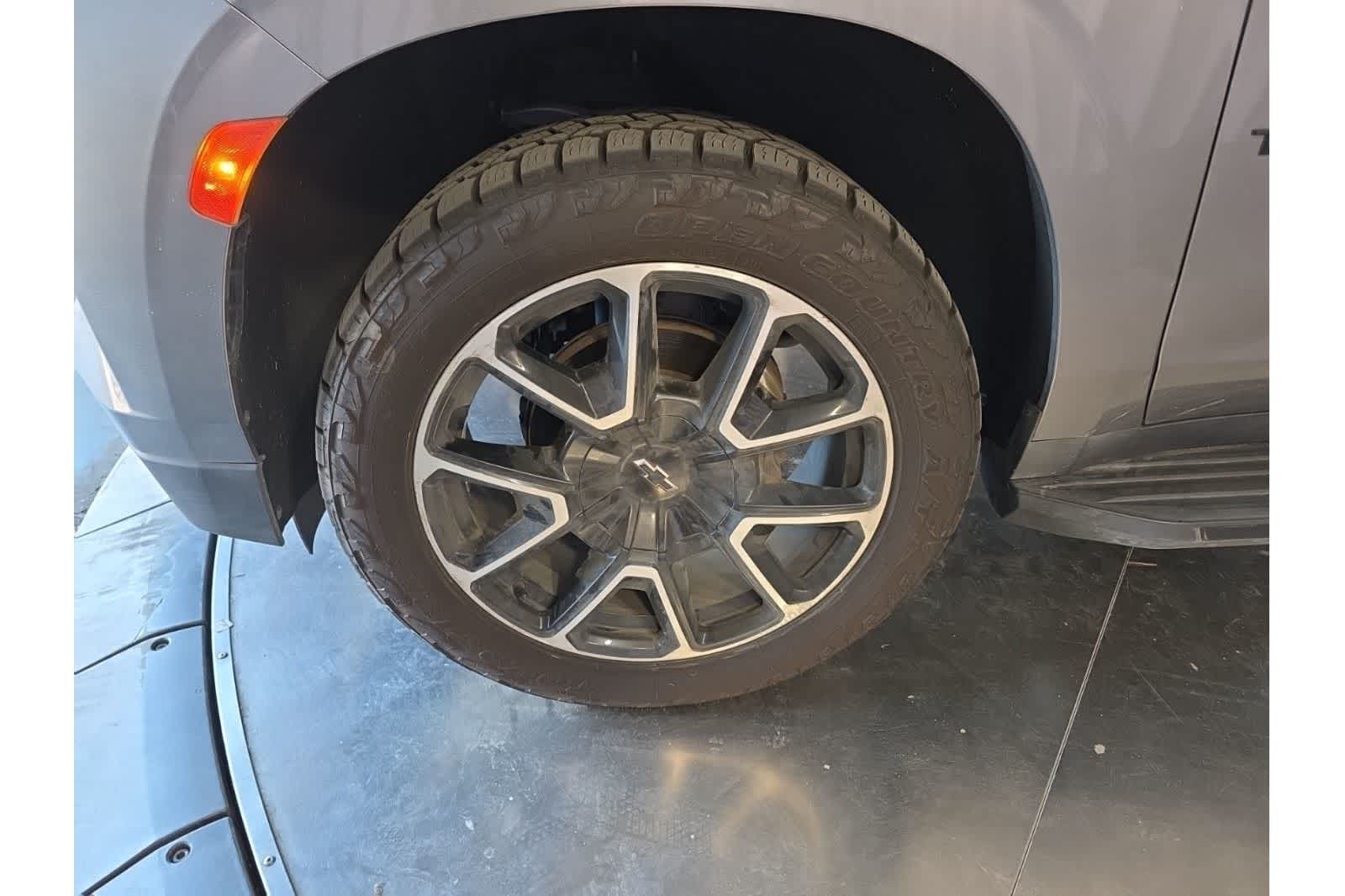 Thumbnail: 2021 Chevrolet Tahoe - 3