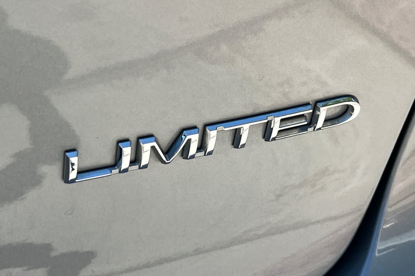 Thumbnail: 2020 Chrysler Pacifica - 17