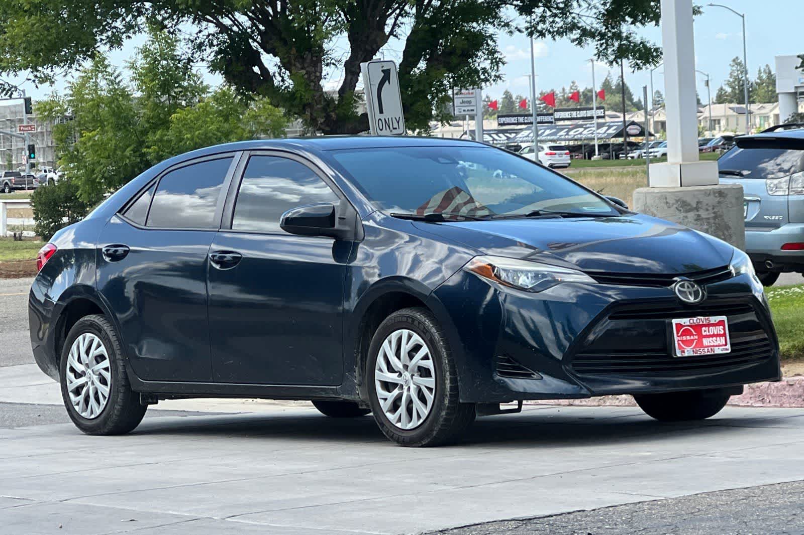 Thumbnail: 2017 Toyota Corolla - 10