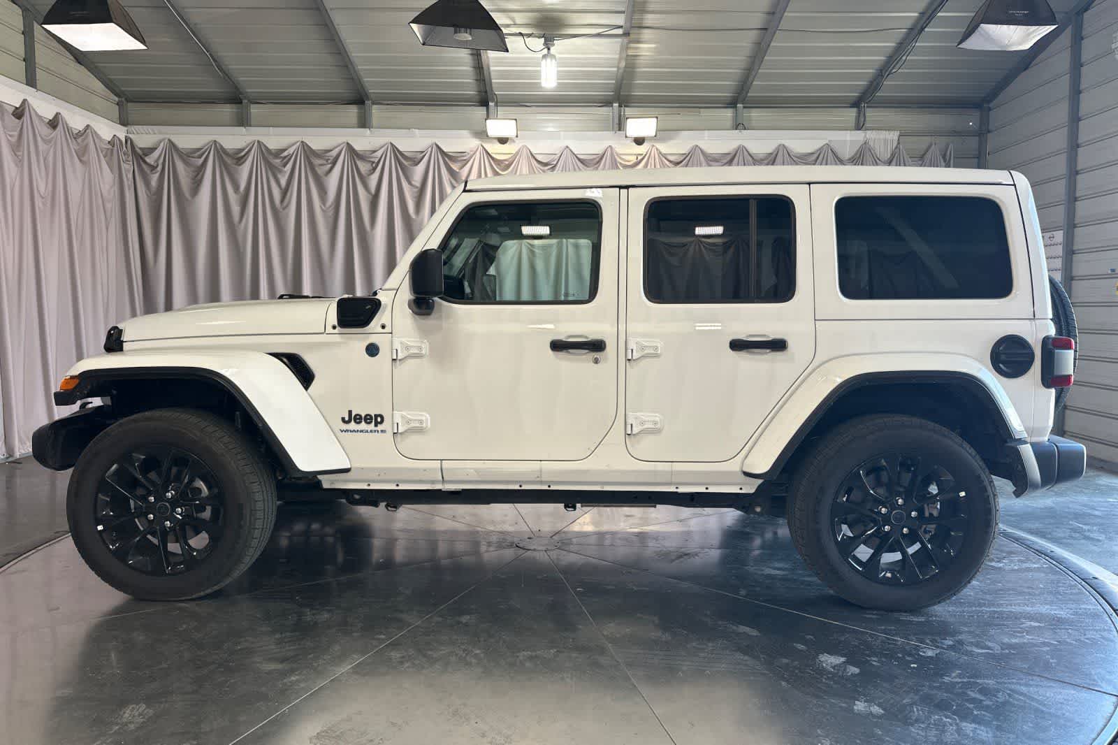 Thumbnail: 2025 Jeep Wrangler - 6