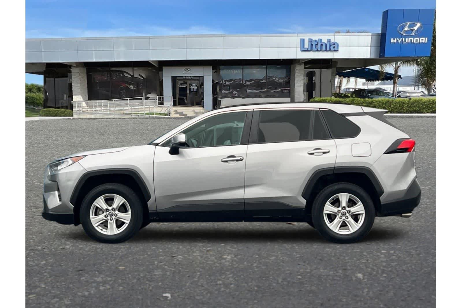 Thumbnail: 2020 Toyota RAV4 - 7