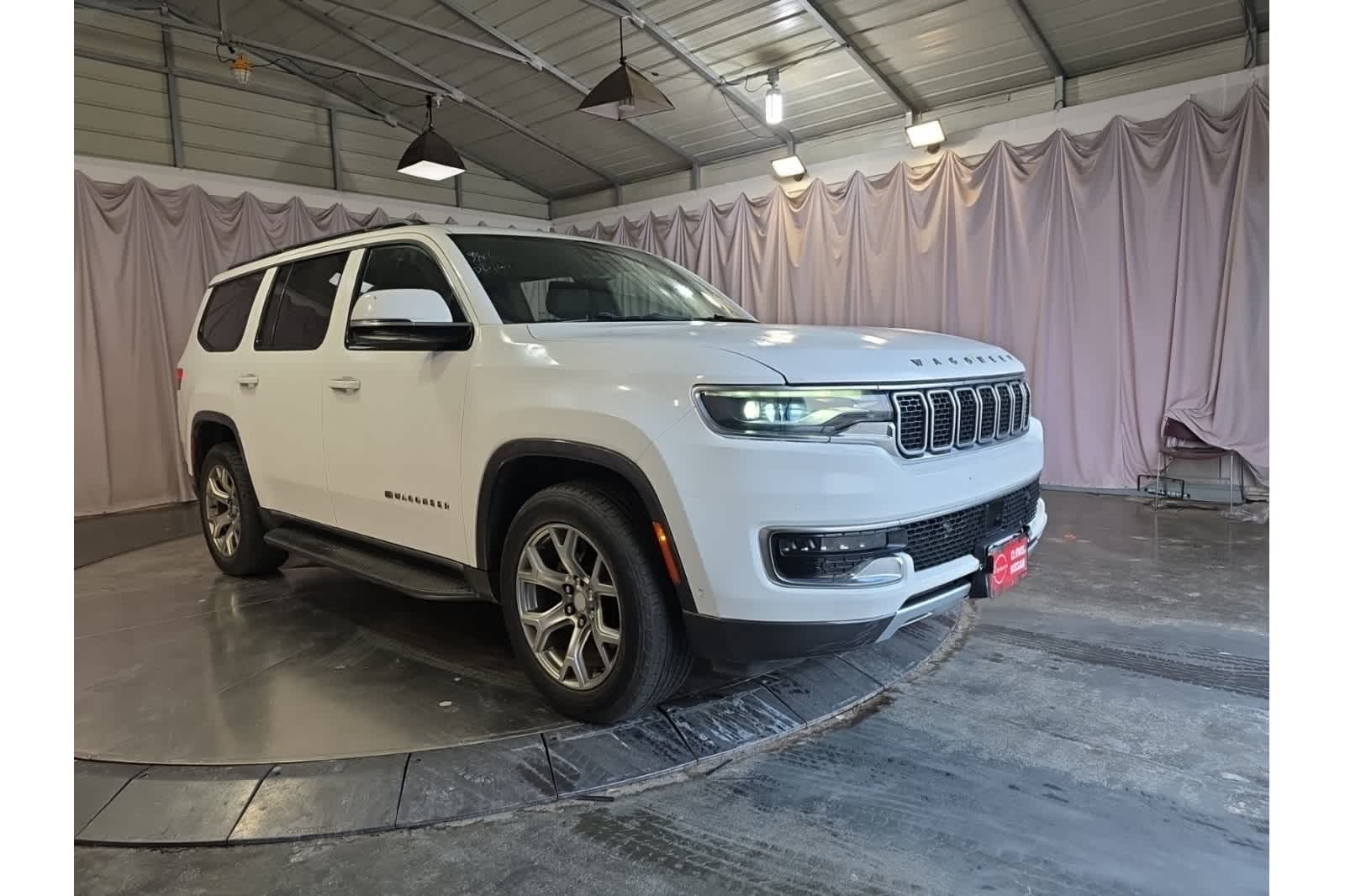 Thumbnail: 2022 Jeep Wagoneer - 6