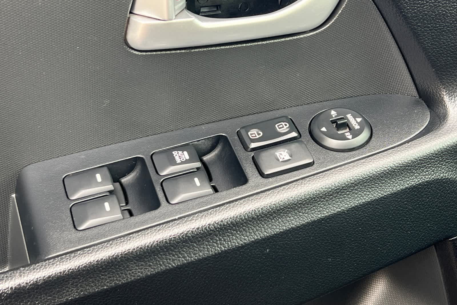 Thumbnail: 2013 Kia Sportage - 14