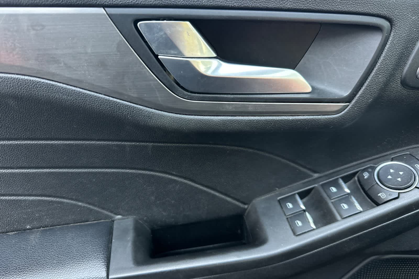 Thumbnail: 2021 Ford Escape - 15