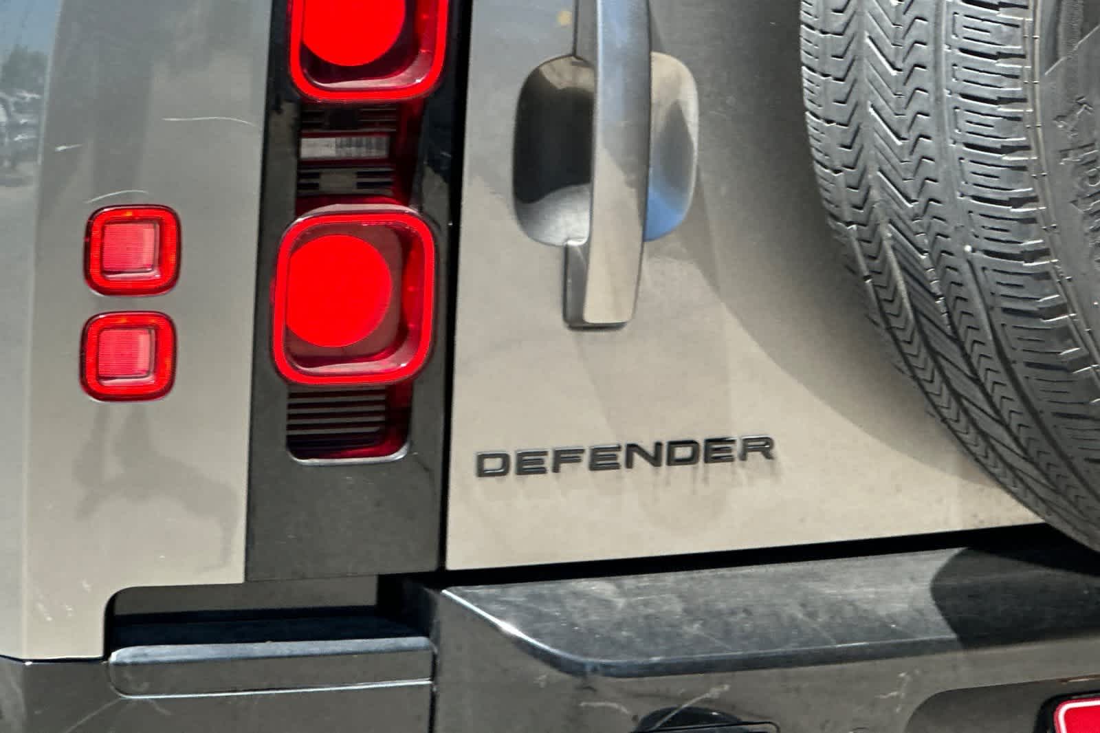 Thumbnail: 2024 Land Rover Defender - 13