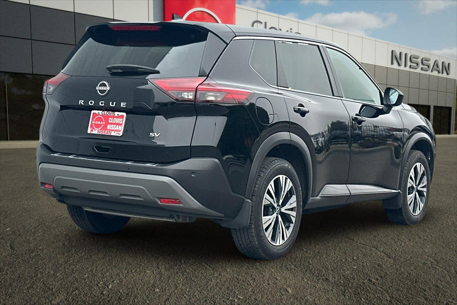 Thumbnail: 2023 Nissan Rogue - 3