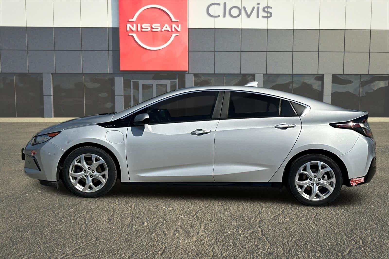 Thumbnail: 2018 Chevrolet Volt - 6