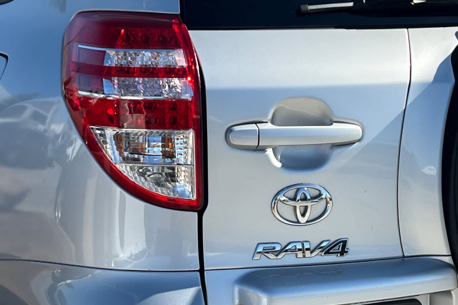 Thumbnail: 2011 Toyota RAV4 - 16