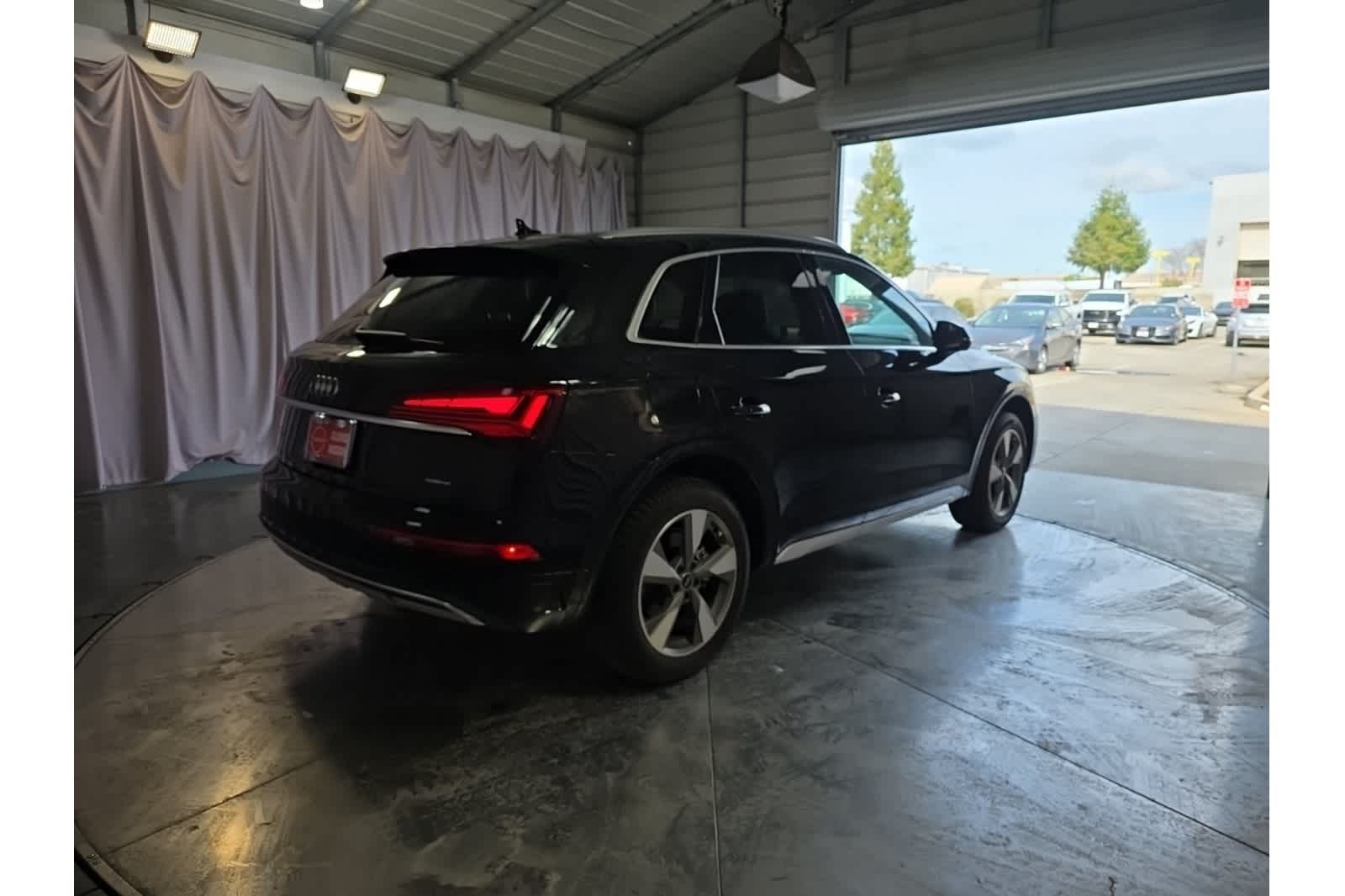 Thumbnail: 2023 Audi Q5 - 8