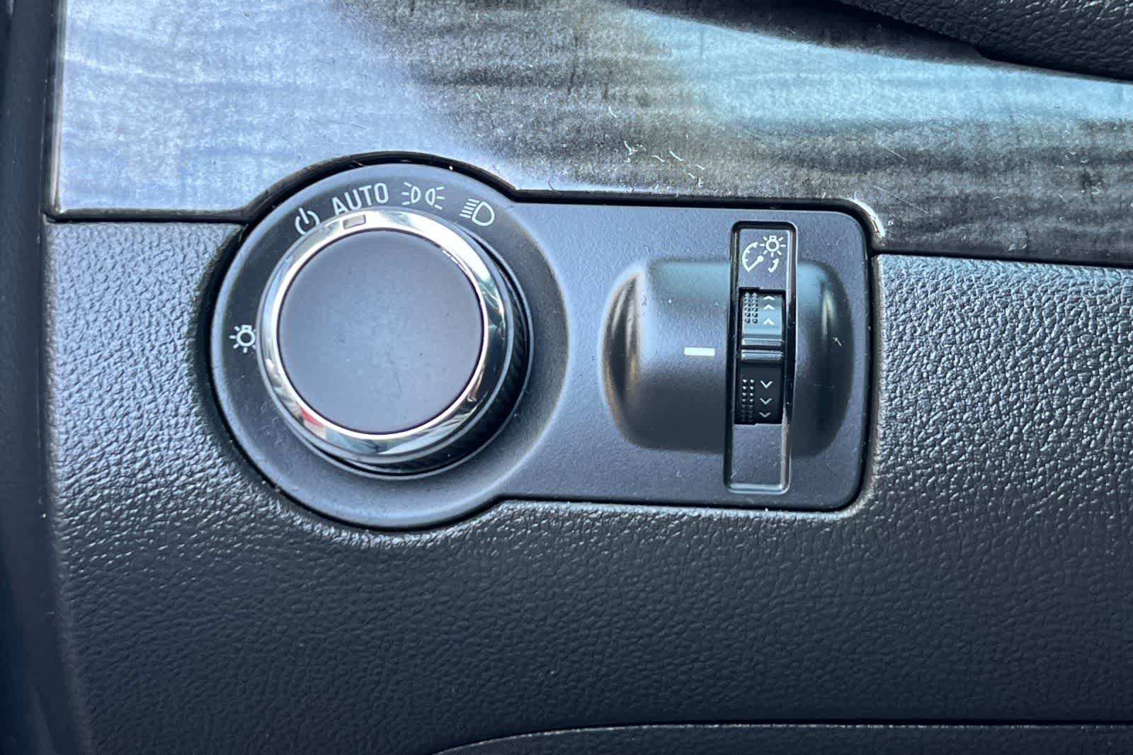 Thumbnail: 2015 Buick Encore - 31