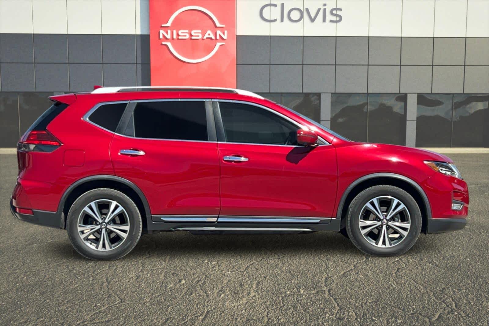 Thumbnail: 2017 Nissan Rogue - 9