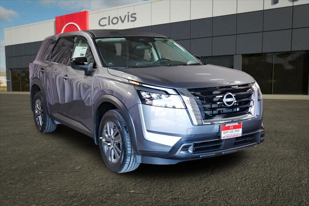 2025 Nissan Pathfinder S 5