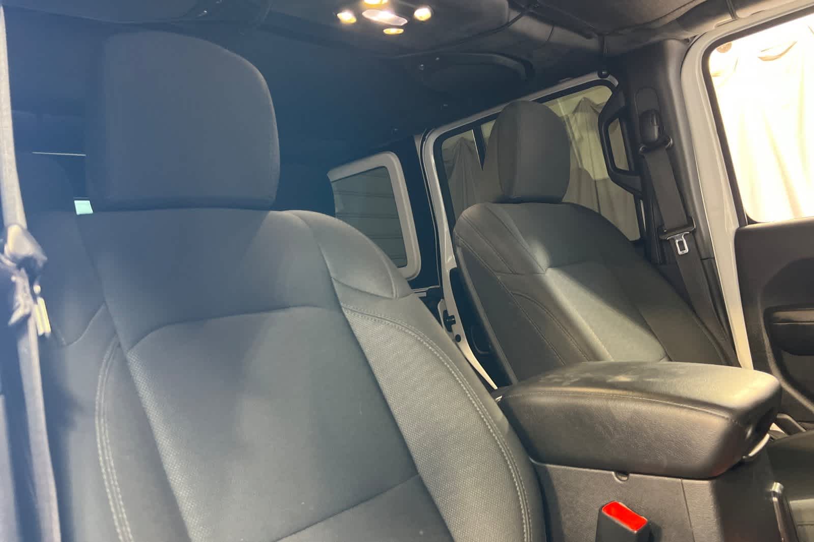 Thumbnail: 2019 Jeep Wrangler - 20