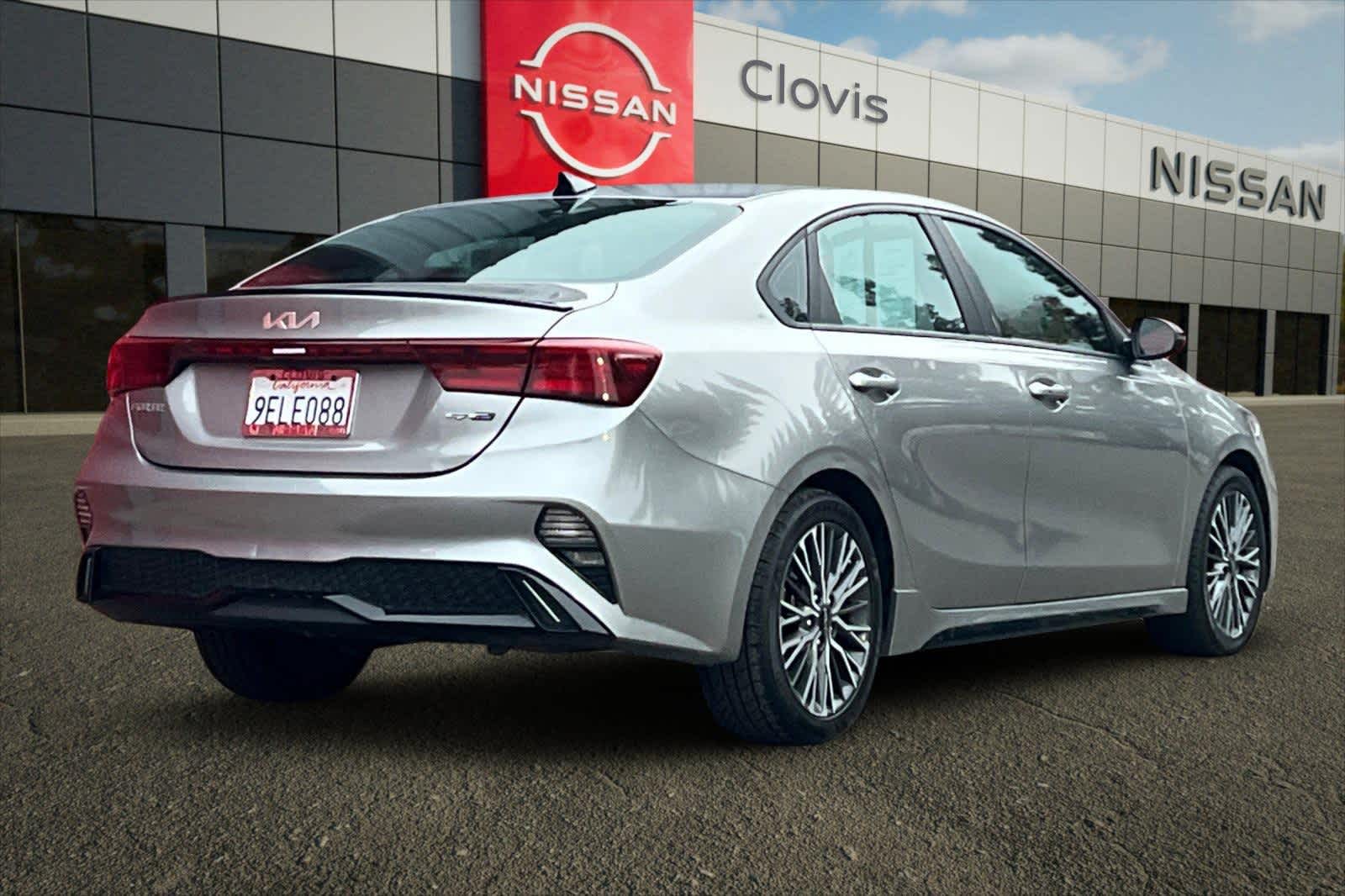 Thumbnail: 2023 Kia Forte - 3