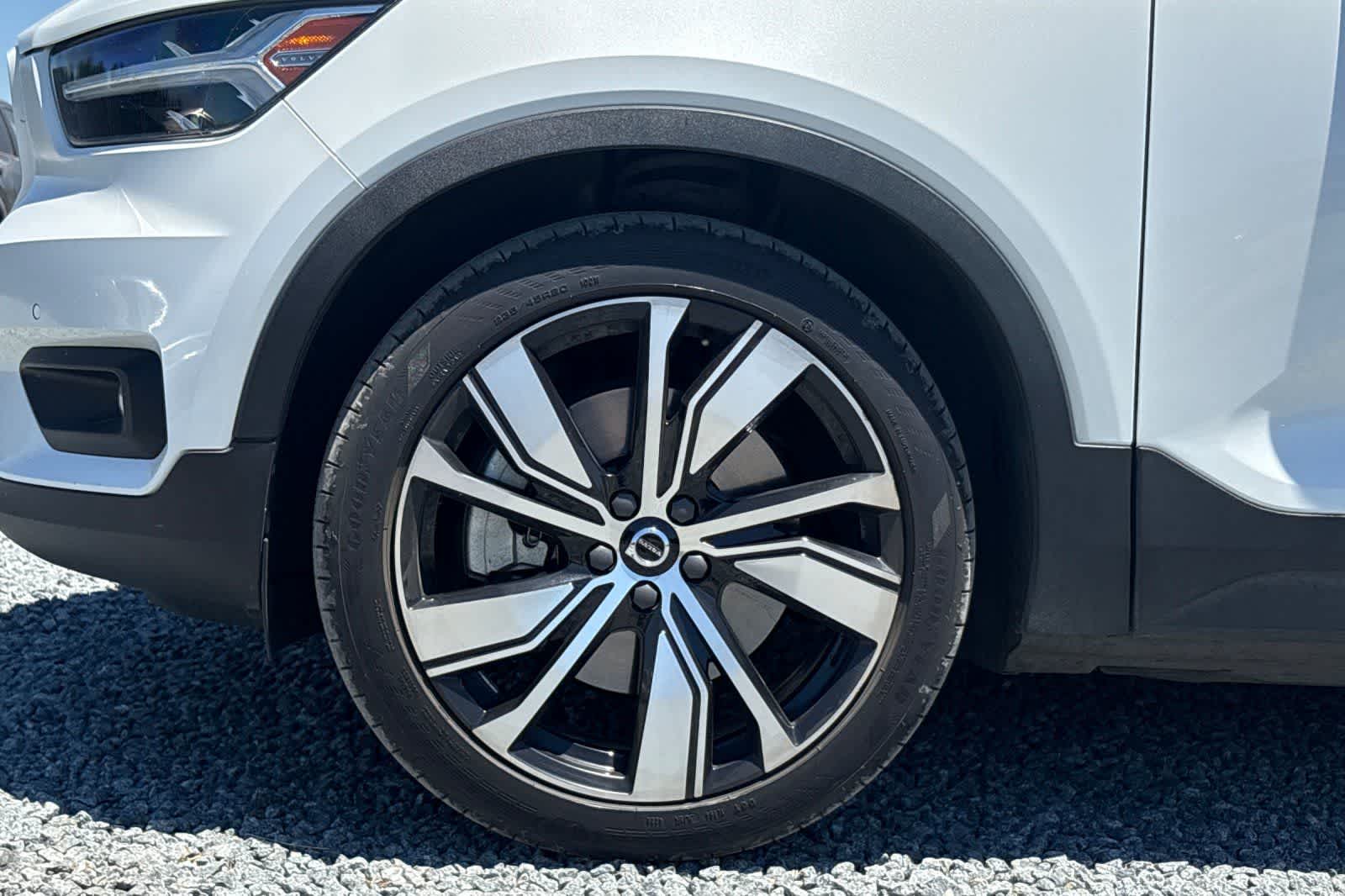 Thumbnail: 2021 Volvo XC40 - 12