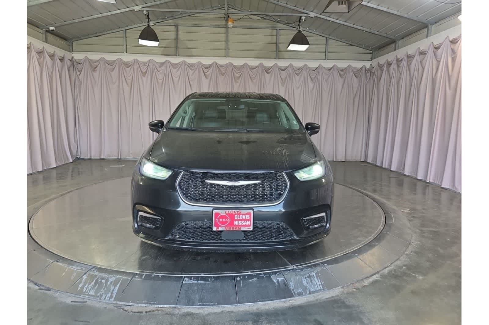 Thumbnail: 2023 Chrysler Pacifica - 5