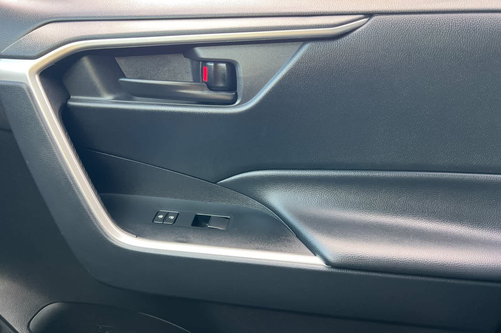 Thumbnail: 2025 Toyota RAV4 - 20