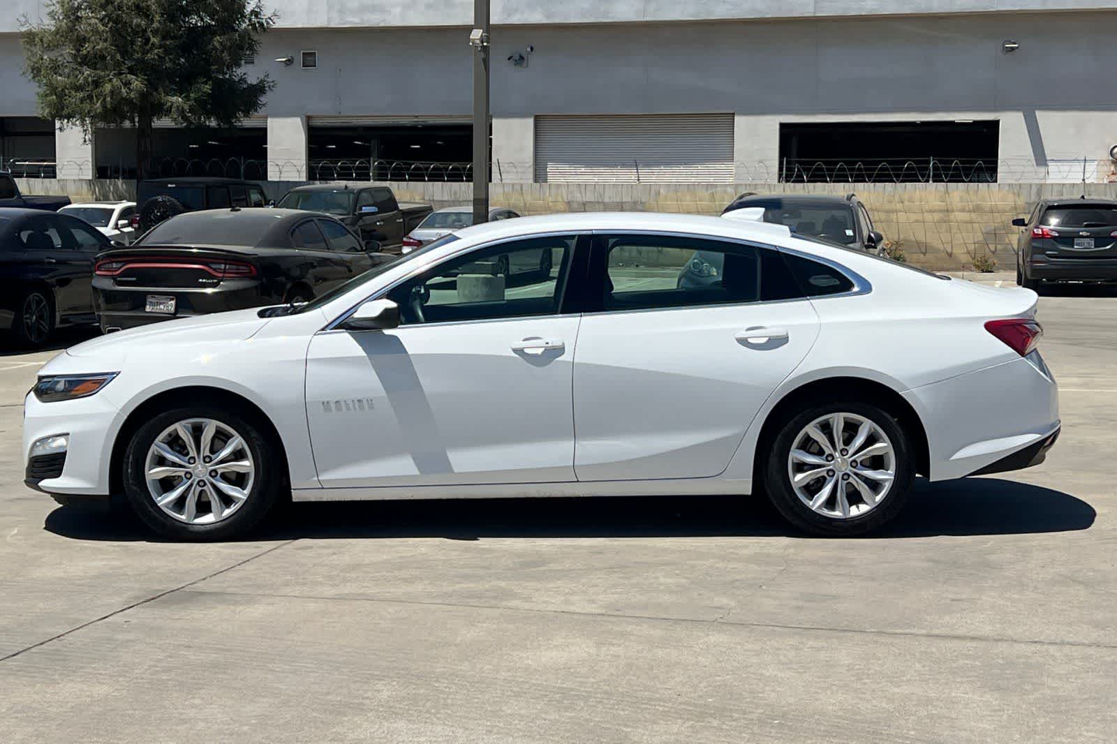 Thumbnail: 2022 Chevrolet Malibu - 6
