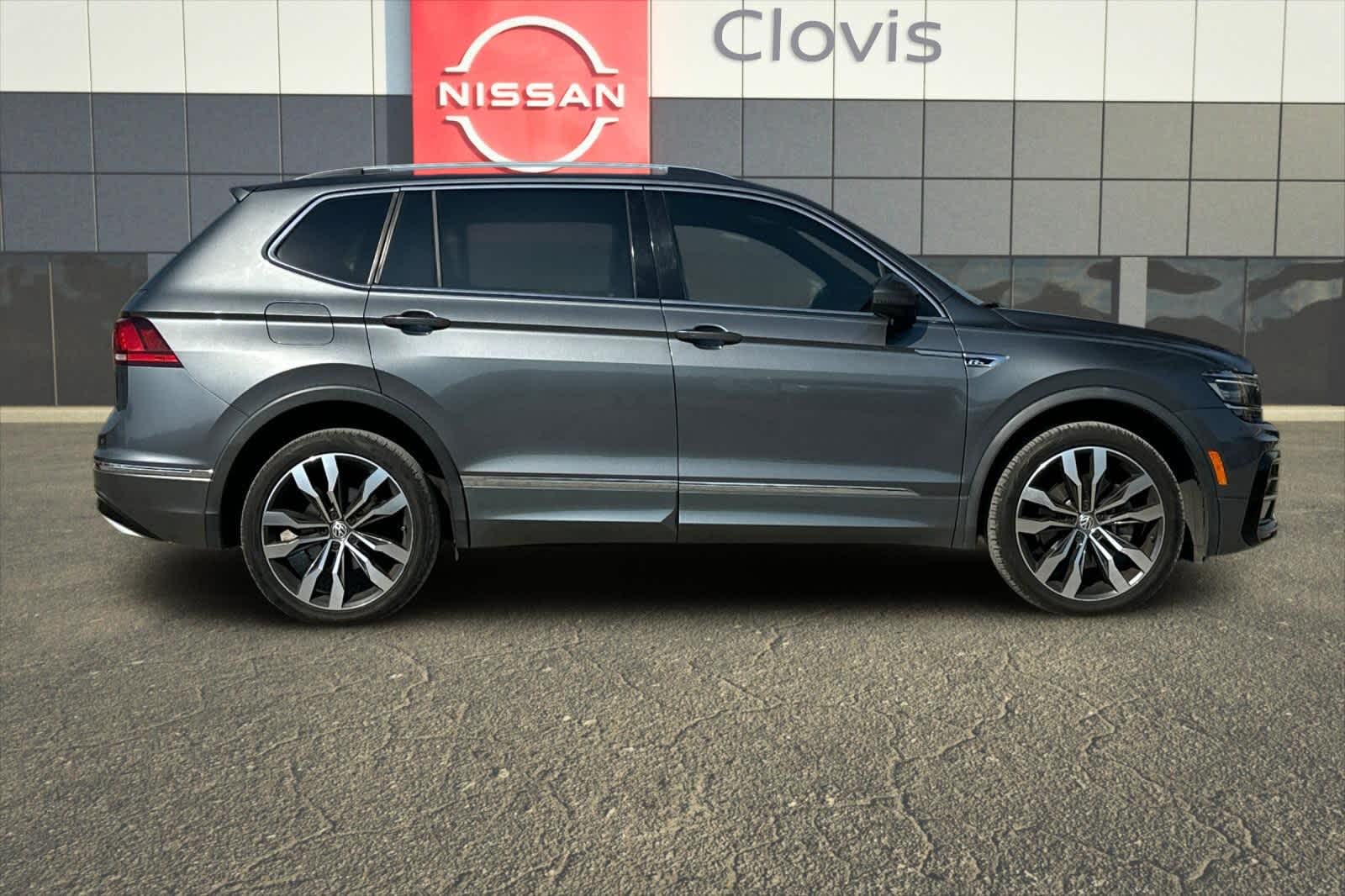 Thumbnail: 2019 Volkswagen Tiguan - 9