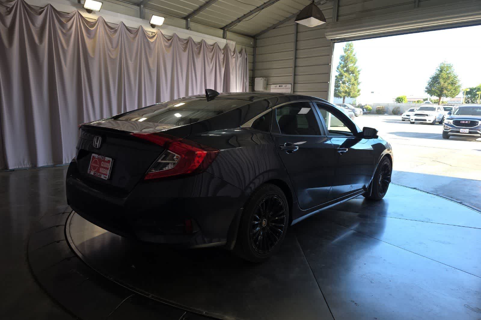 Thumbnail: 2016 Honda Civic - 3